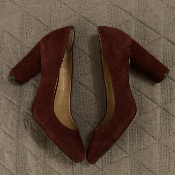Banana Republic Burgundy Suede Pumps 👠 - Picture 3 of 7